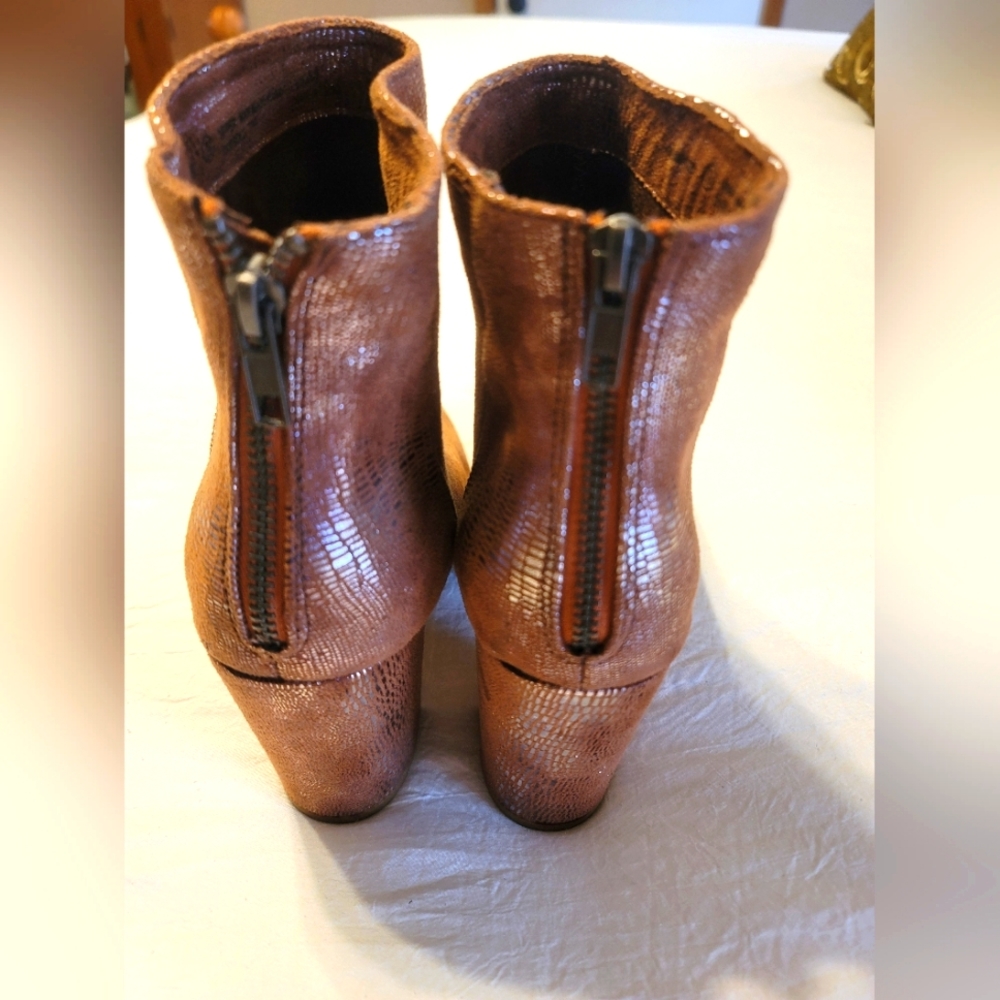 Short booties - Picture 2 of 2